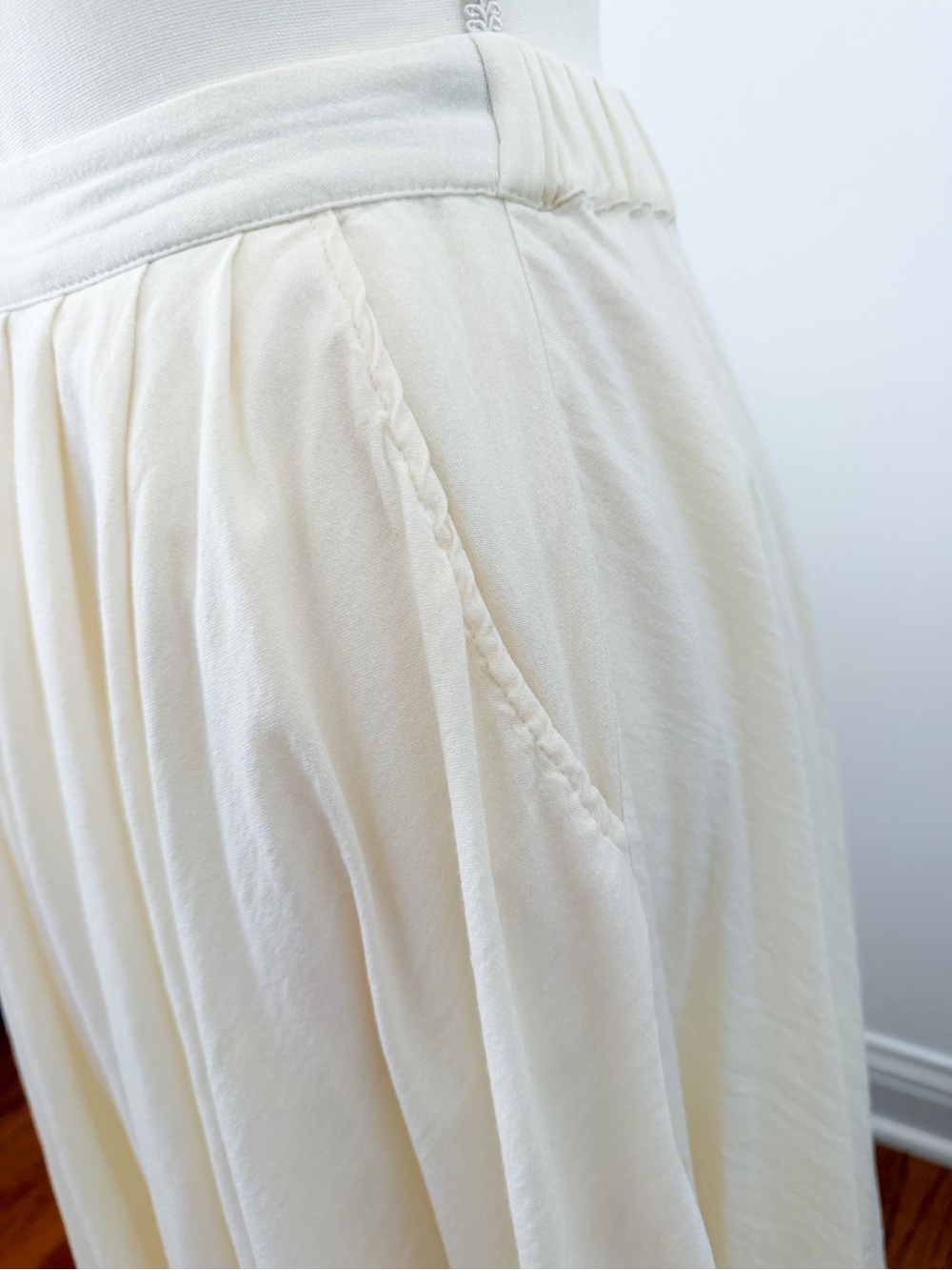 By Together Cream Midi Skirt | Flowy Pockets Elastic Waist Boho Cottagecore - Picture 2 of 8